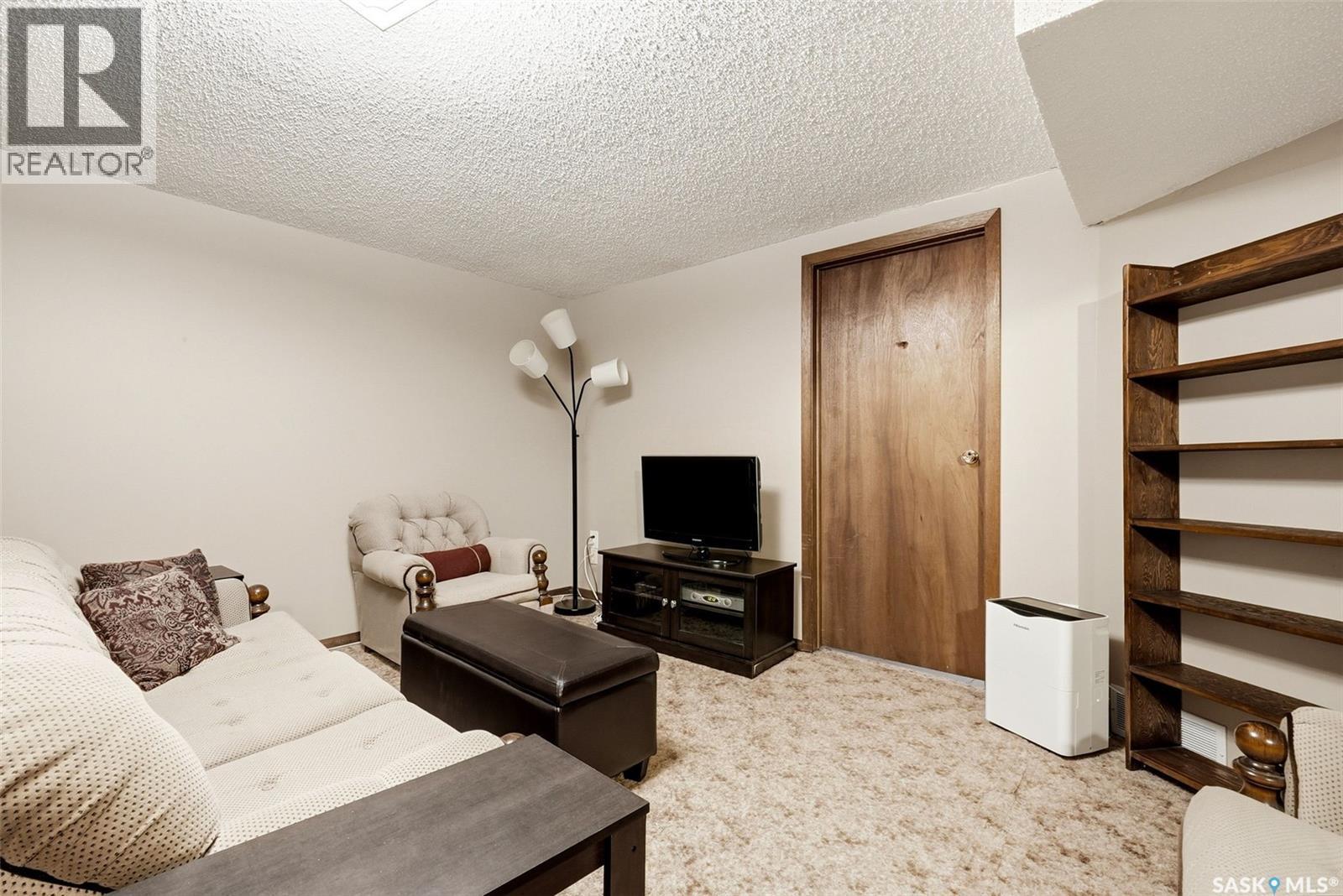 41 Spruceview Road, Regina, SK - Indoor