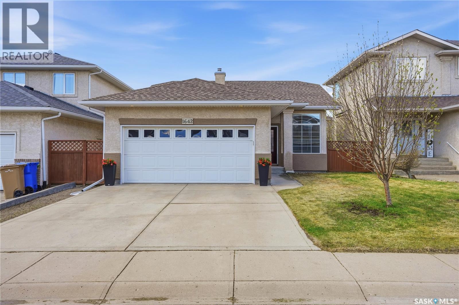 1642 Wingert Drive, Regina, SK - Outdoor