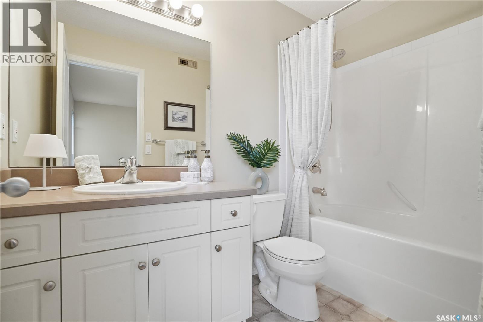 1642 Wingert Drive, Regina, SK - Indoor Photo Showing Bathroom
