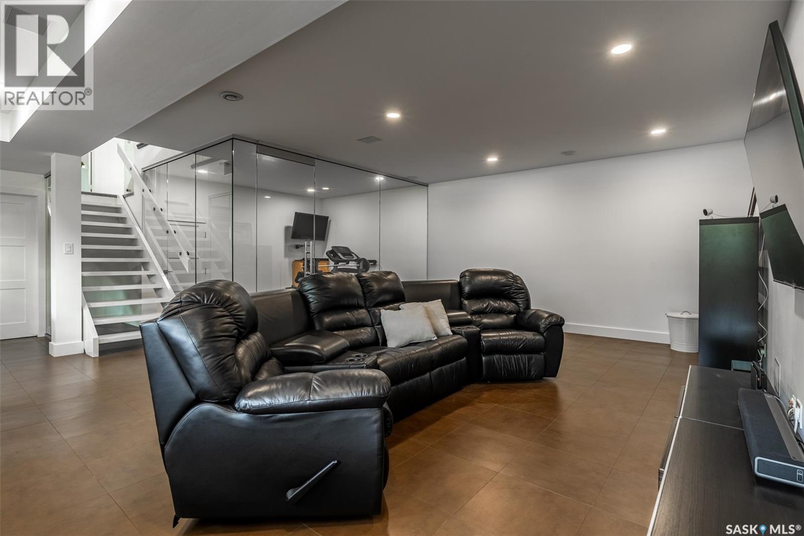 1150 Spadina Crescent E, Saskatoon, SK - Indoor