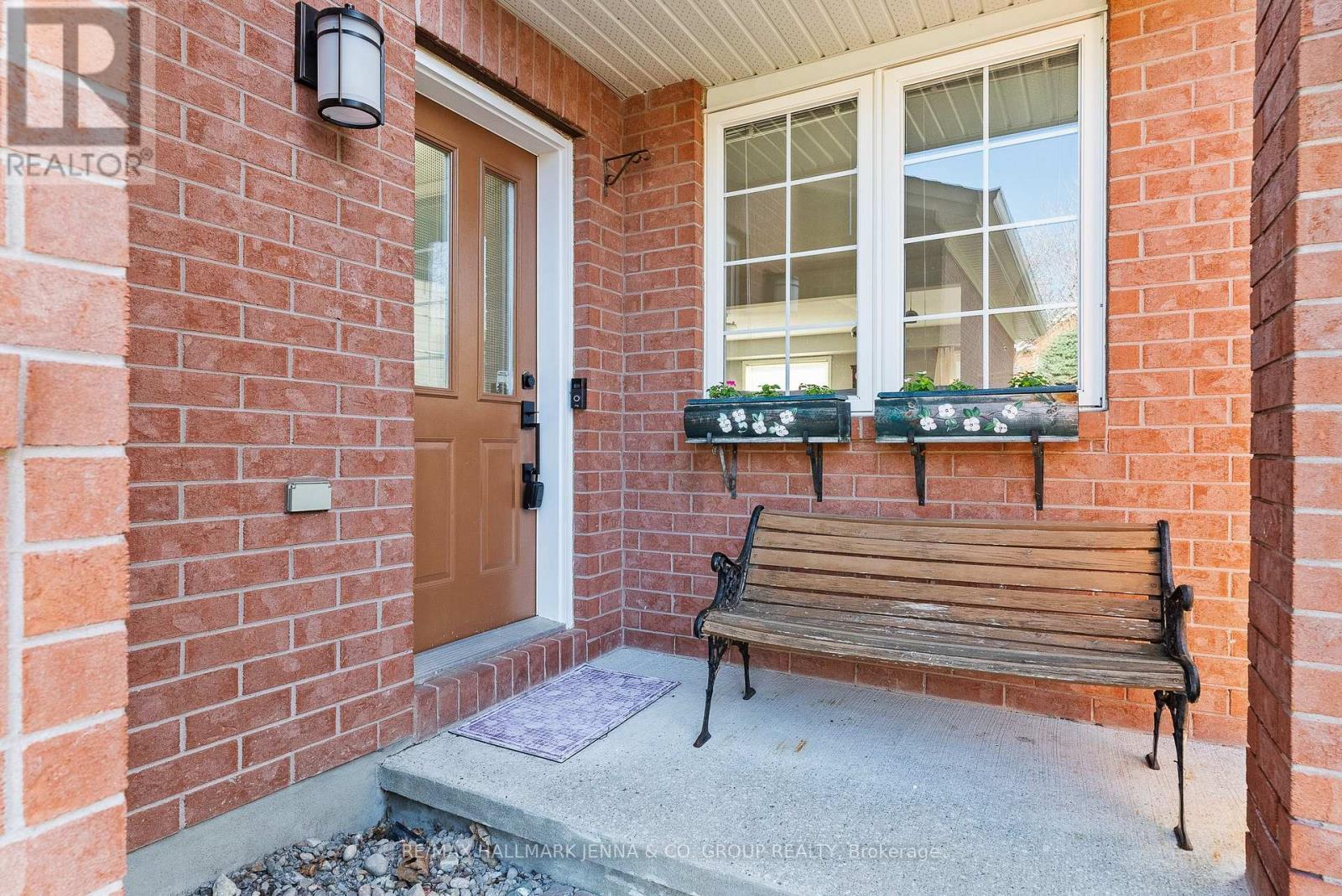 106 Bloomingdale Street, Ottawa, ON - Outdoor With Exterior