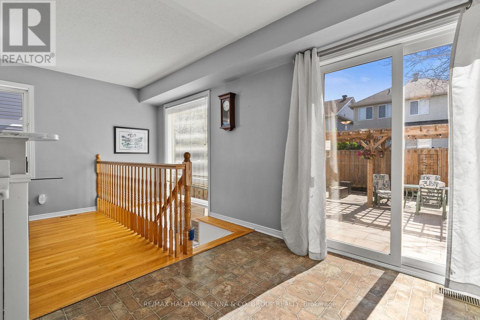 106 Bloomingdale Street, Ottawa, ON - Indoor Photo Showing Other Room