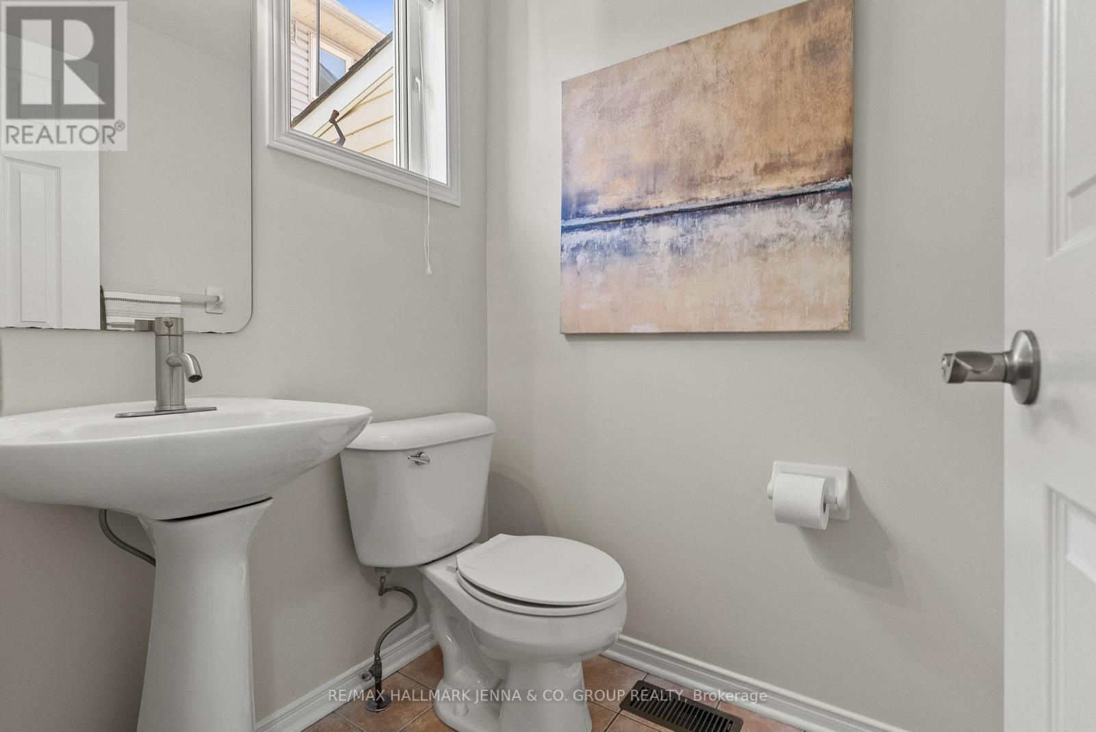 106 Bloomingdale Street, Ottawa, ON - Indoor Photo Showing Bathroom