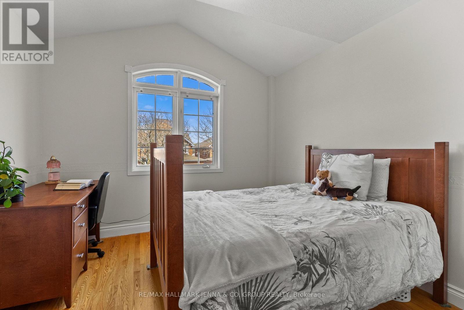 106 Bloomingdale Street, Ottawa, ON - Indoor Photo Showing Bedroom