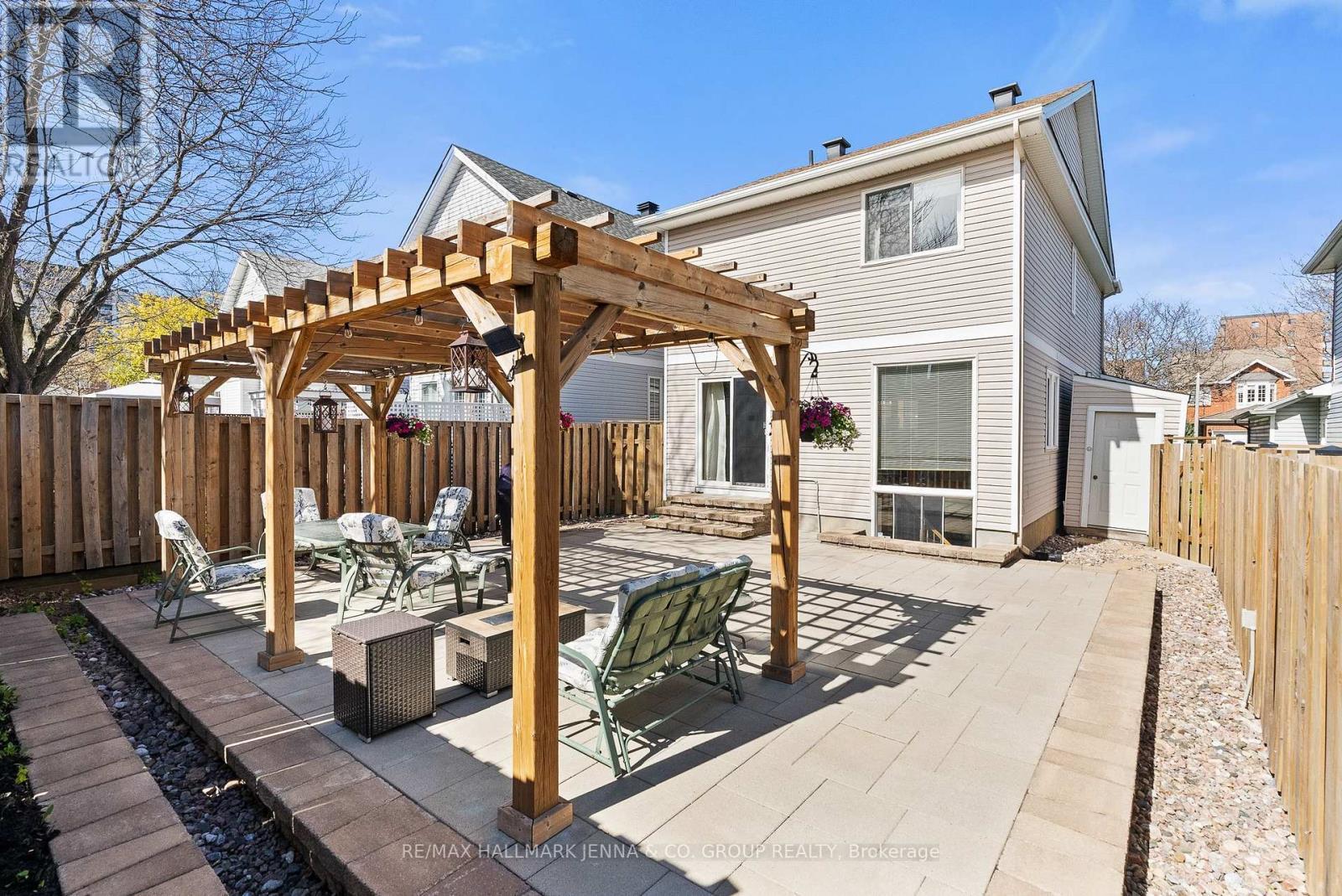 106 Bloomingdale Street, Ottawa, ON - Outdoor