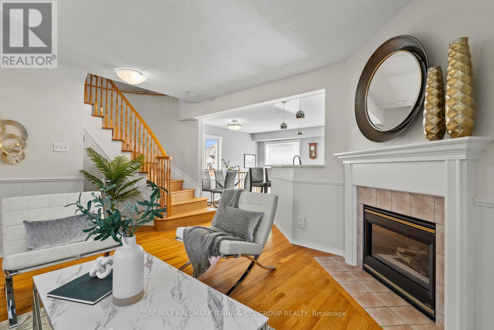 106 Bloomingdale Street, Ottawa, ON - Indoor Photo Showing Other Room With Fireplace