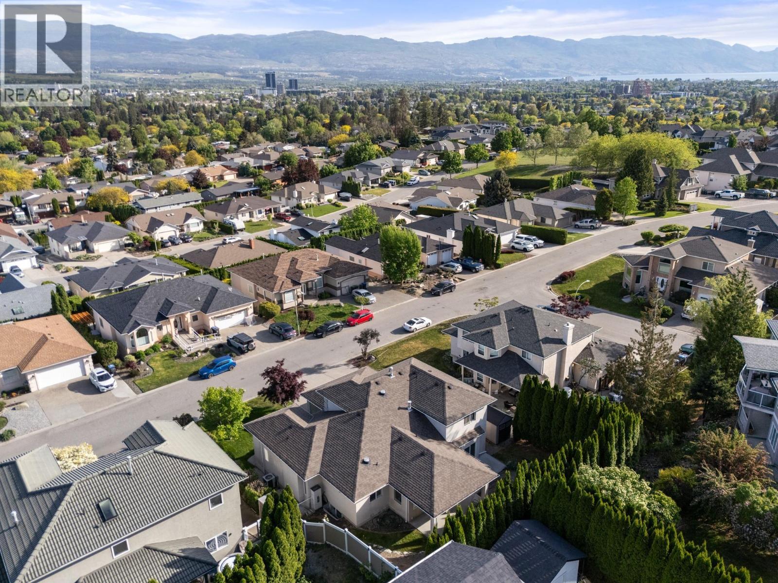 1638 Lindsay Drive, Kelowna, BC - Outdoor With View