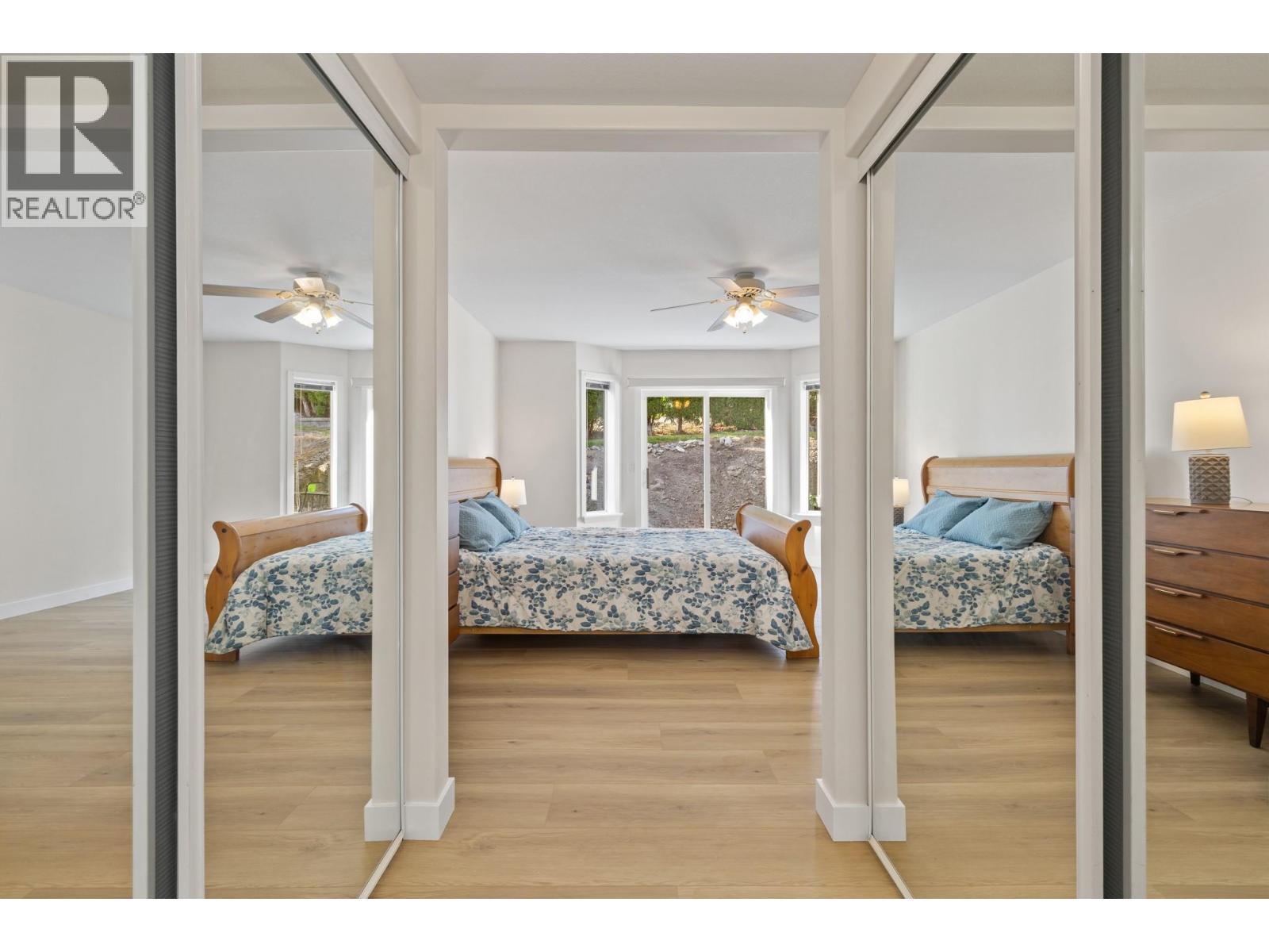 1638 Lindsay Drive, Kelowna, BC - Indoor Photo Showing Bedroom