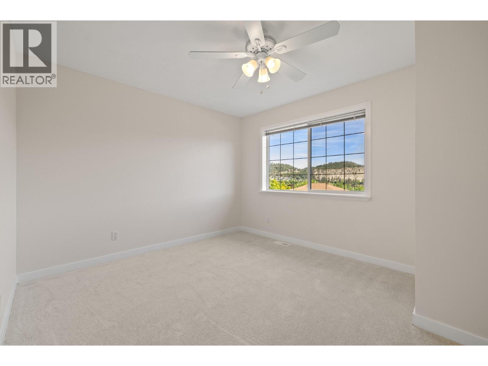 1638 Lindsay Drive, Kelowna, BC - Indoor Photo Showing Other Room