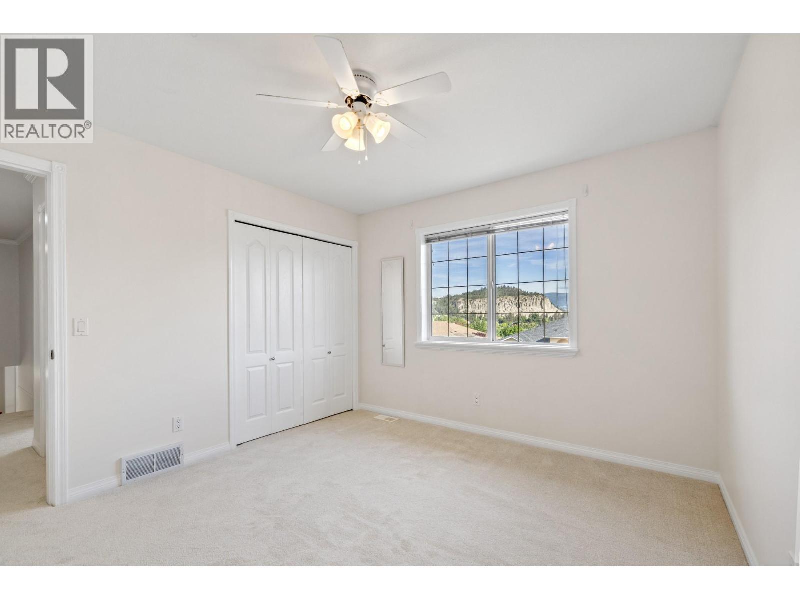 1638 Lindsay Drive, Kelowna, BC - Indoor Photo Showing Other Room