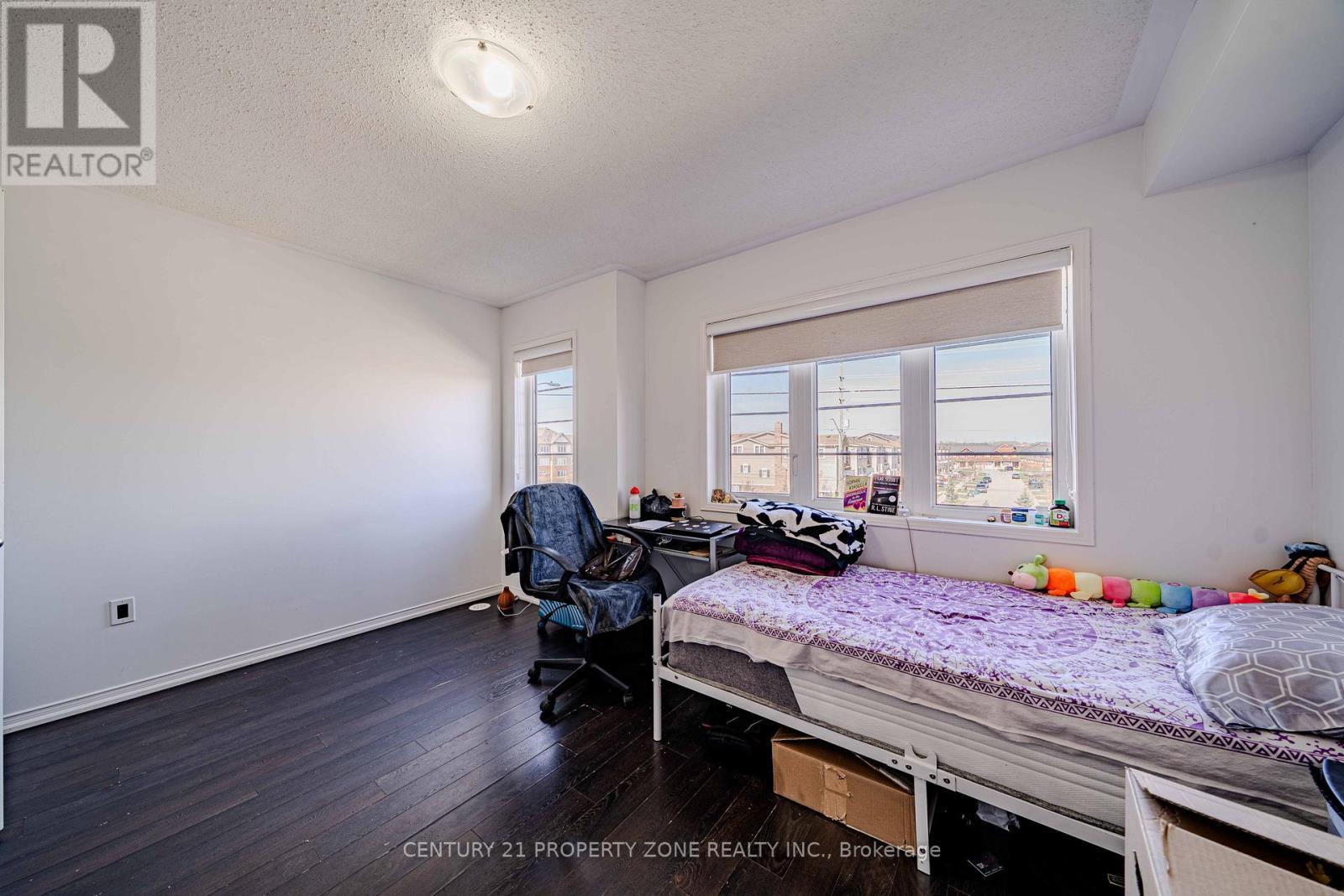 2514 Rosedrop Path, Oshawa, ON - Indoor Photo Showing Bedroom
