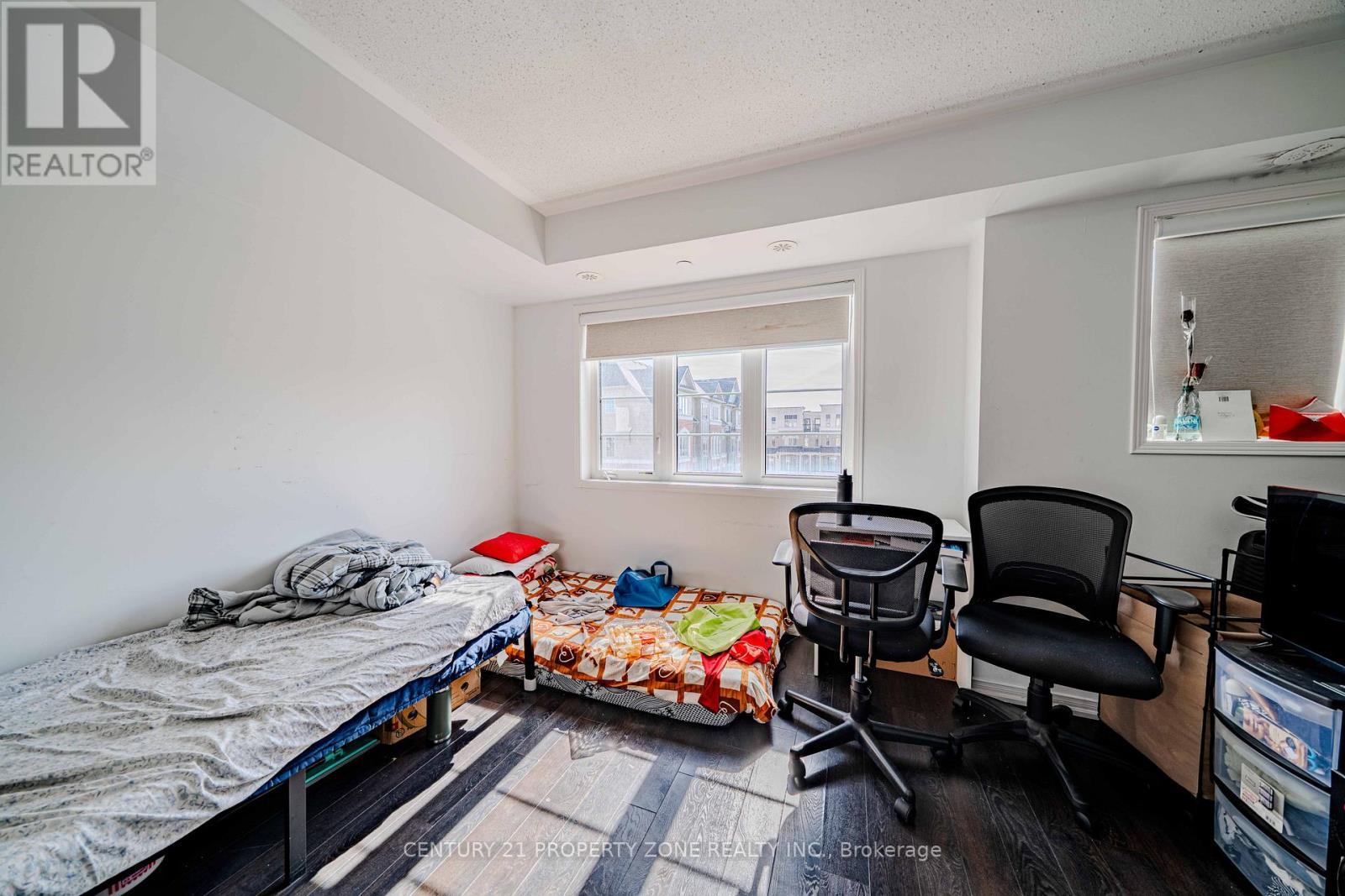 2514 Rosedrop Path, Oshawa, ON - Indoor Photo Showing Bedroom
