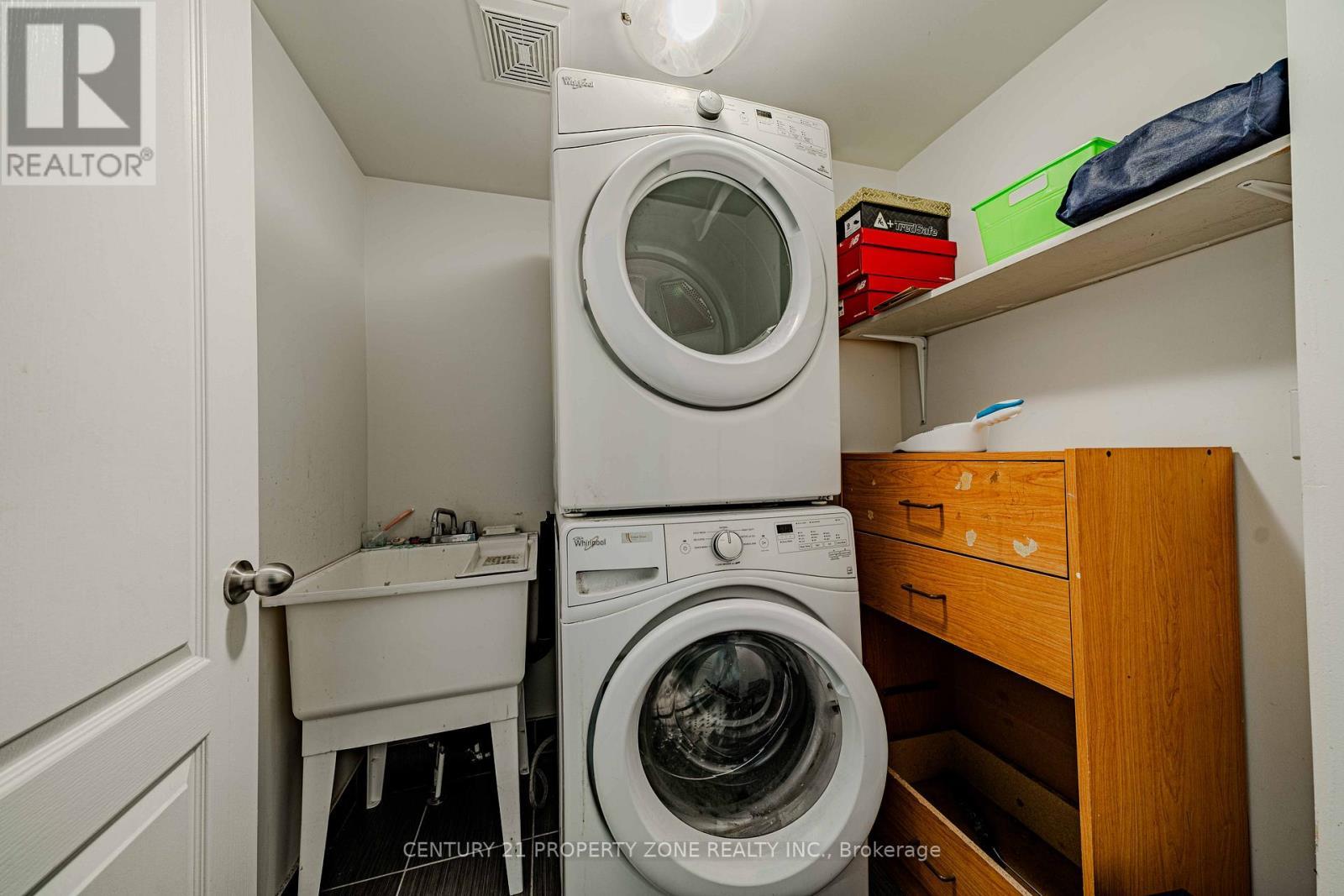 2514 Rosedrop Path, Oshawa, ON - Indoor Photo Showing Laundry Room
