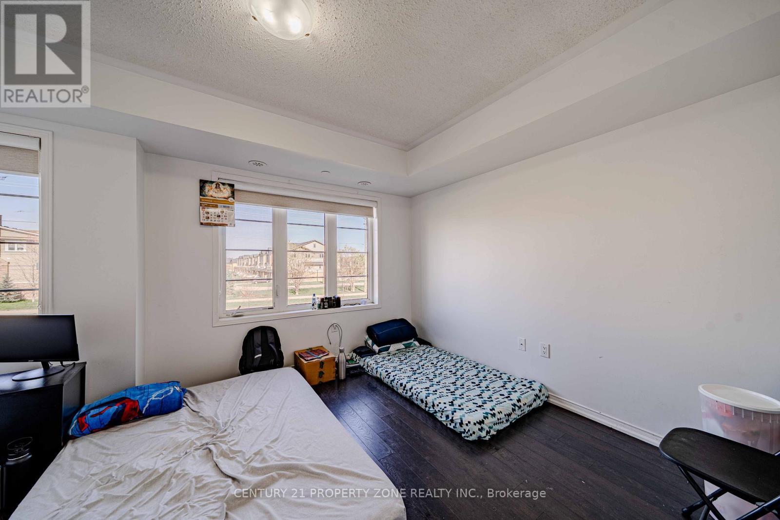 2514 Rosedrop Path, Oshawa, ON - Indoor Photo Showing Bedroom