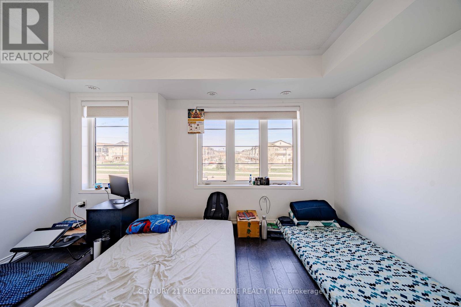 2514 Rosedrop Path, Oshawa, ON - Indoor Photo Showing Bedroom