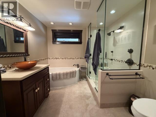 7264 Eugene Road, Prince George, BC - Indoor Photo Showing Bathroom