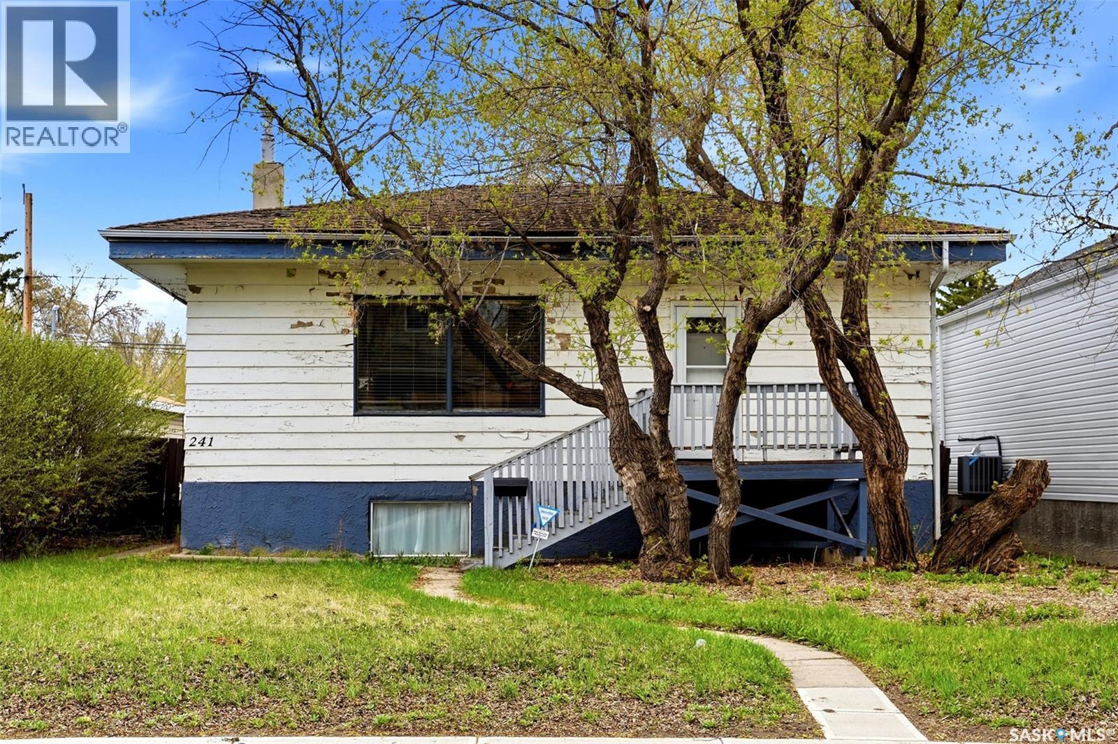 241 St John Street, Regina, SK - Outdoor