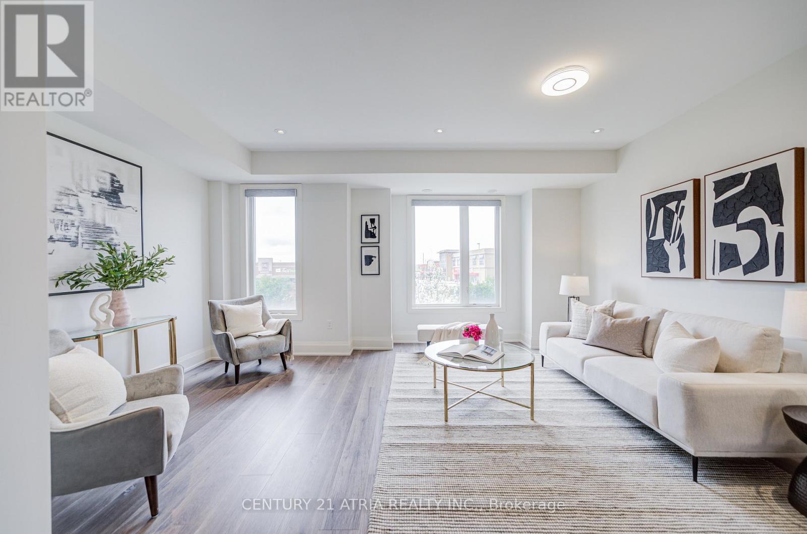 49 Cohen Way, Vaughan, ON - Indoor Photo Showing Living Room
