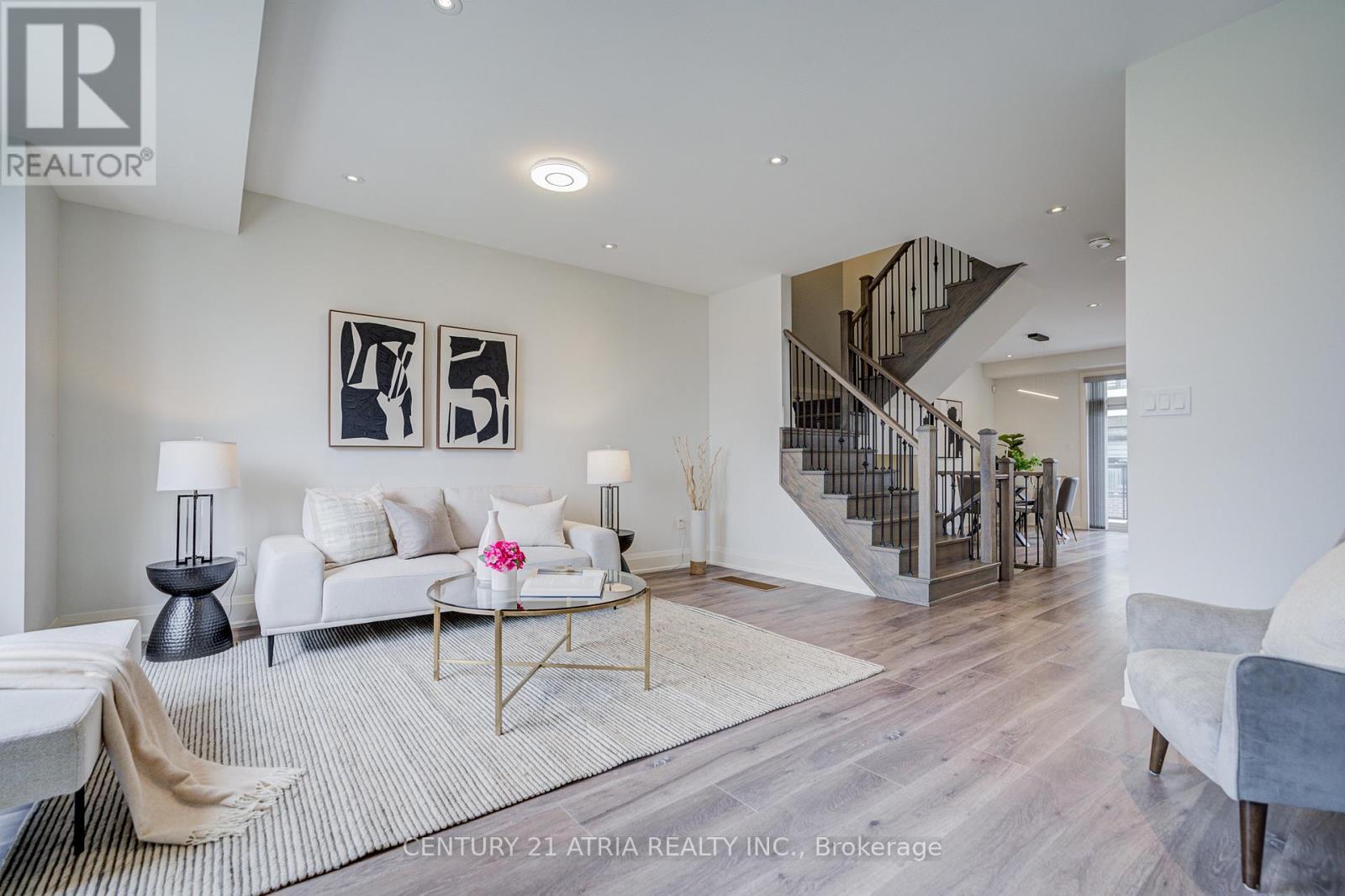 49 Cohen Way, Vaughan, ON - Indoor Photo Showing Living Room