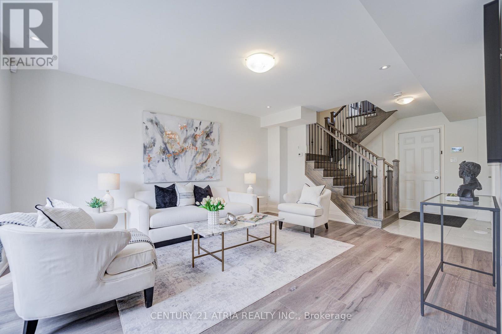 49 Cohen Way, Vaughan, ON - Indoor Photo Showing Living Room