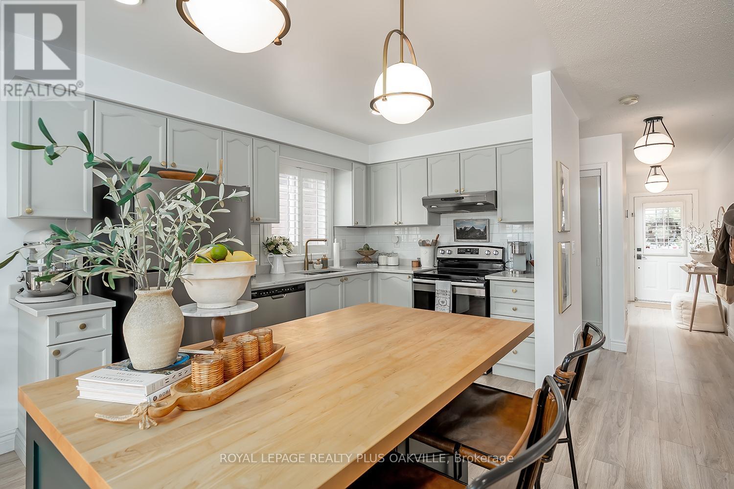 1159 Barclay Circle, Milton, ON - Indoor