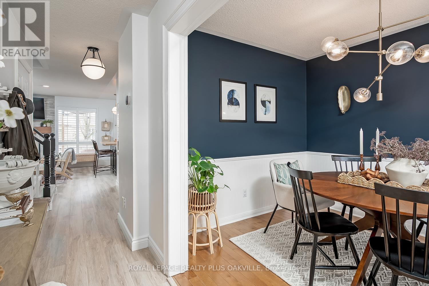 1159 Barclay Circle, Milton, ON - Indoor Photo Showing Dining Room
