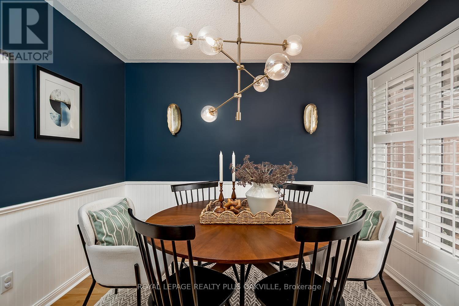1159 Barclay Circle, Milton, ON - Indoor Photo Showing Dining Room