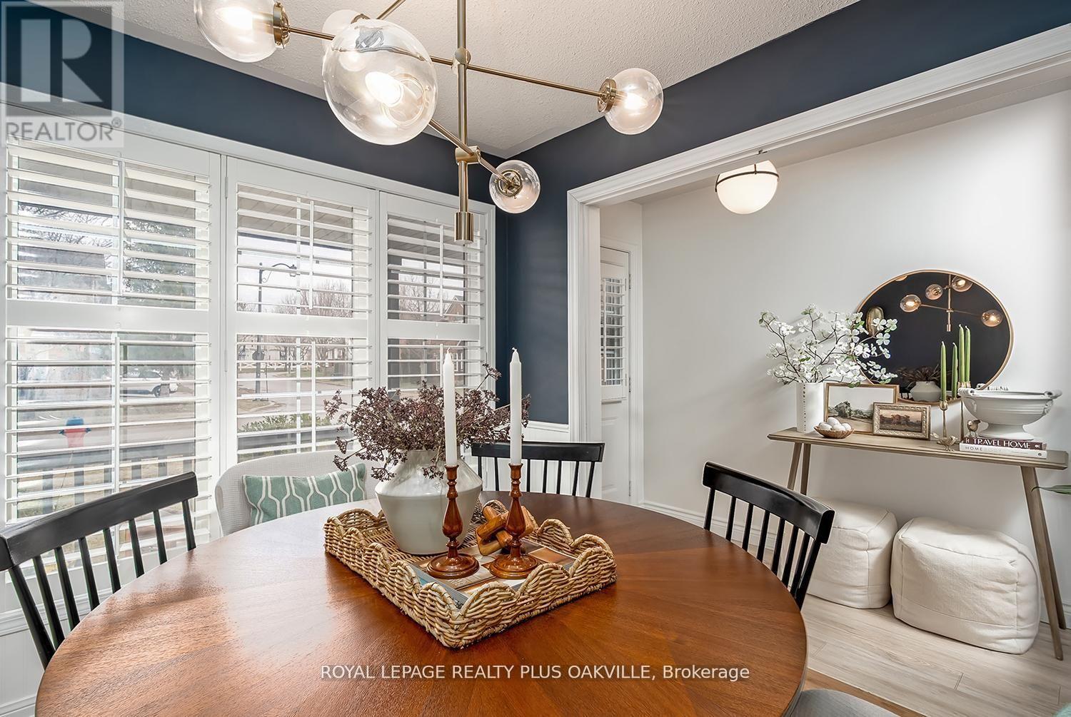 1159 Barclay Circle, Milton, ON - Indoor Photo Showing Dining Room