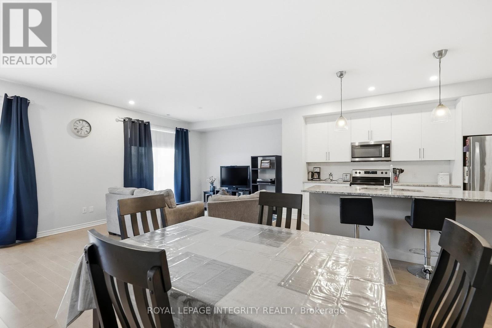520 Stadacone Row, Ottawa, ON - Indoor