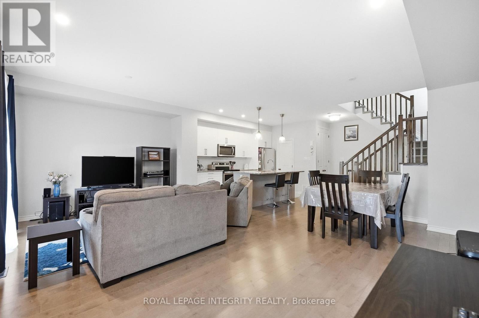 520 Stadacone Row, Ottawa, ON - Indoor