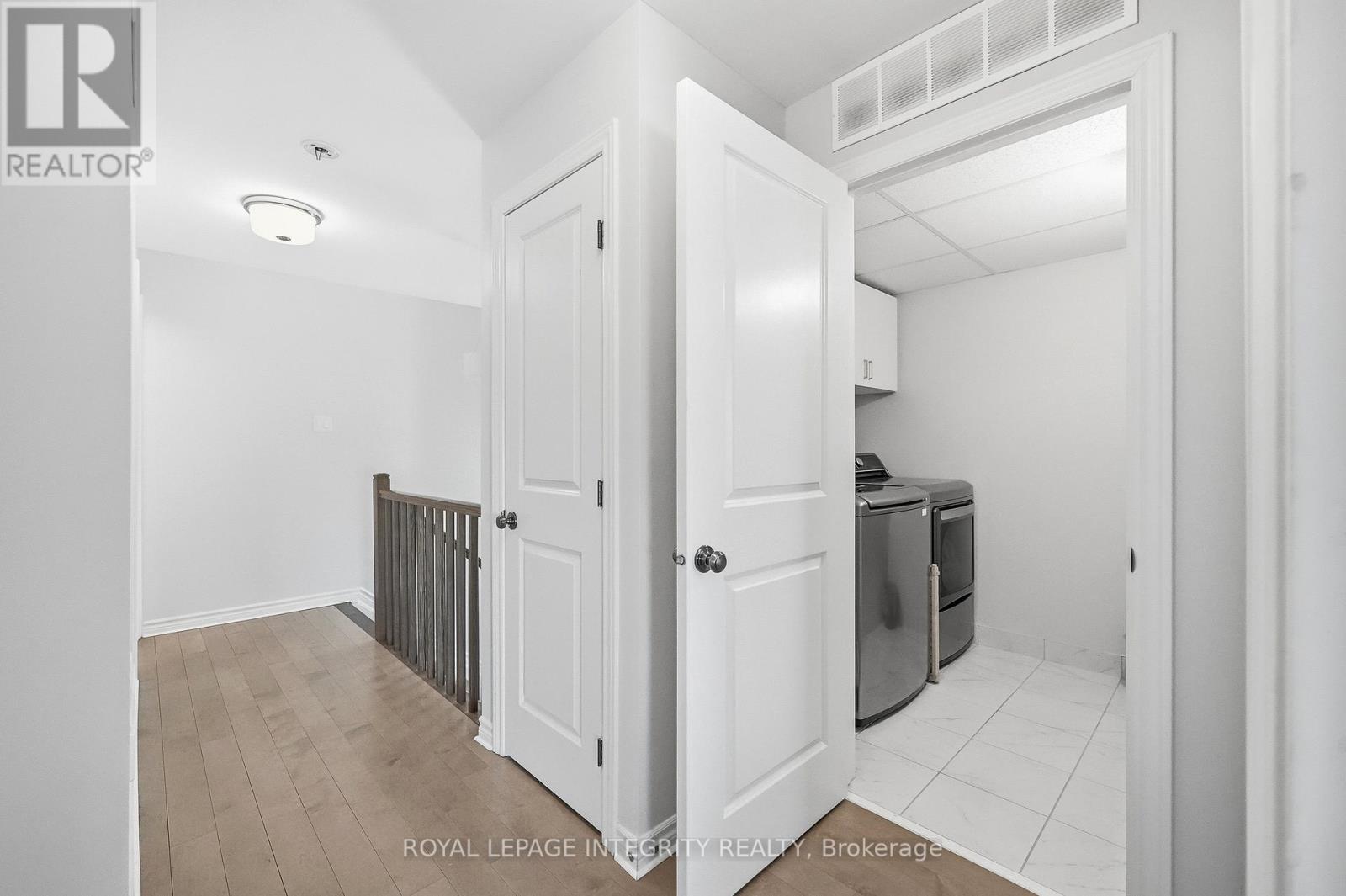 520 Stadacone Row, Ottawa, ON - Indoor