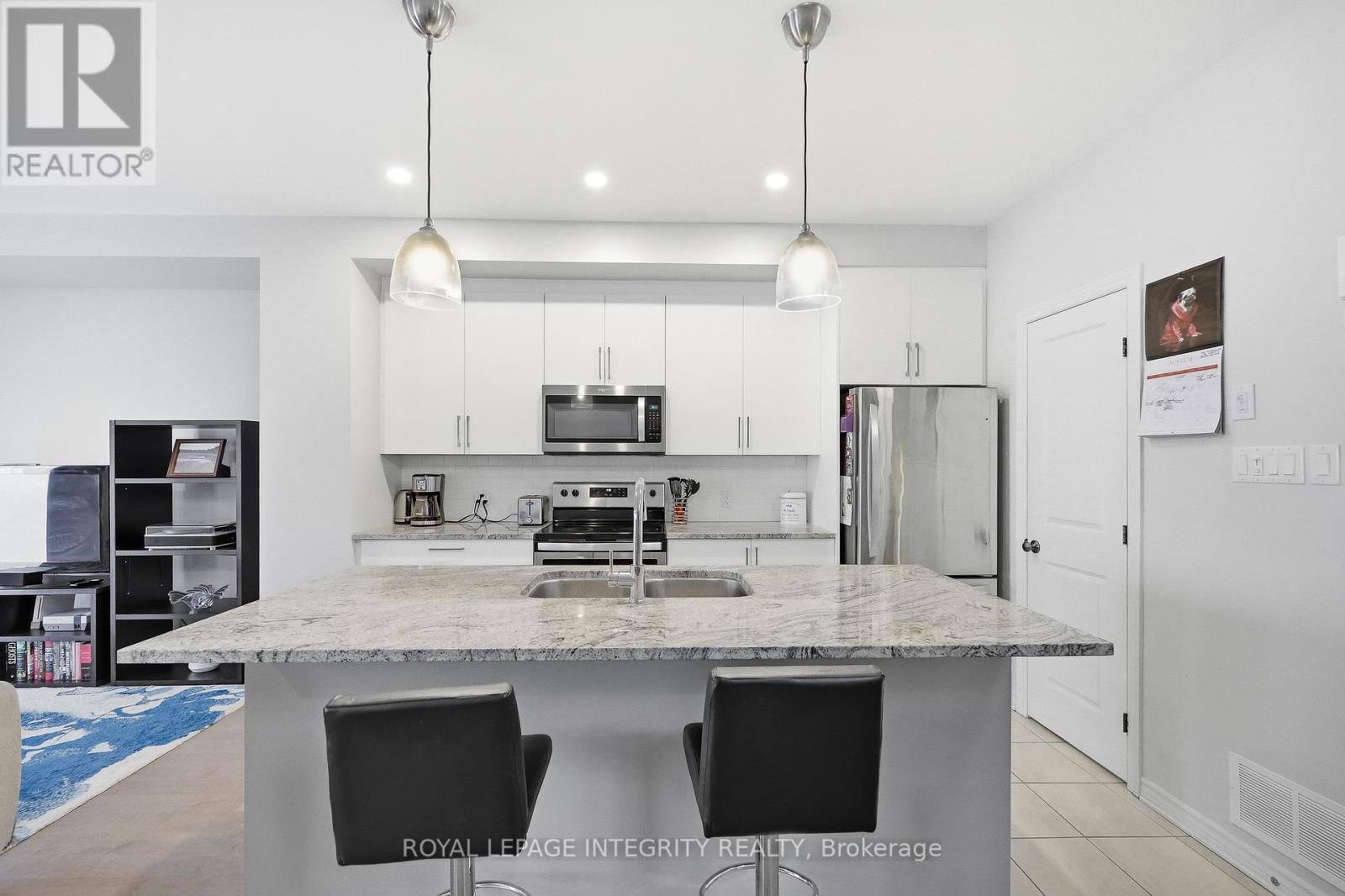 520 Stadacone Row, Ottawa, ON - Indoor Photo Showing Kitchen With Stainless Steel Kitchen With Double Sink With Upgraded Kitchen