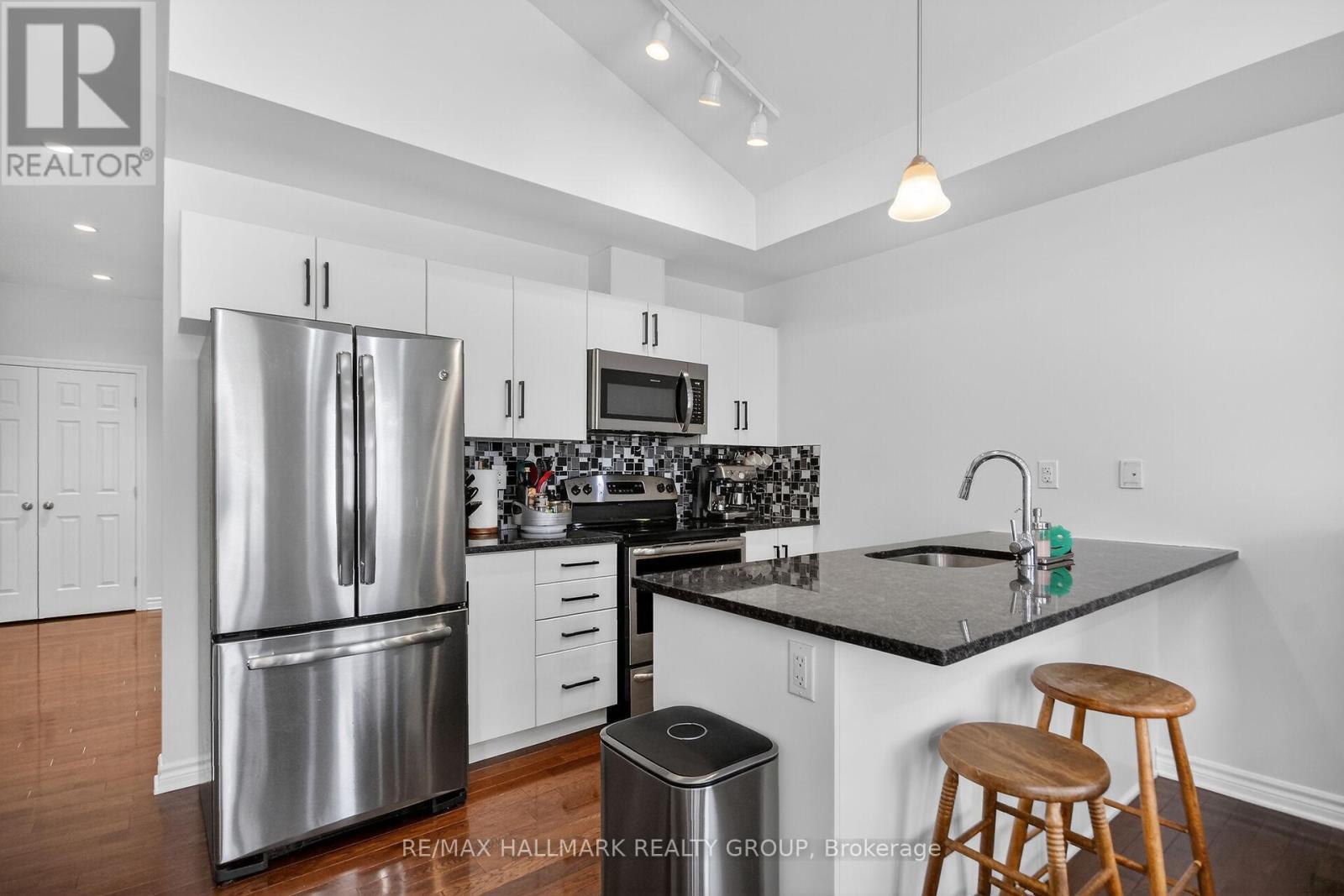 F - 849 Blackcomb Private, Ottawa, ON - Indoor Photo Showing Kitchen With Stainless Steel Kitchen
