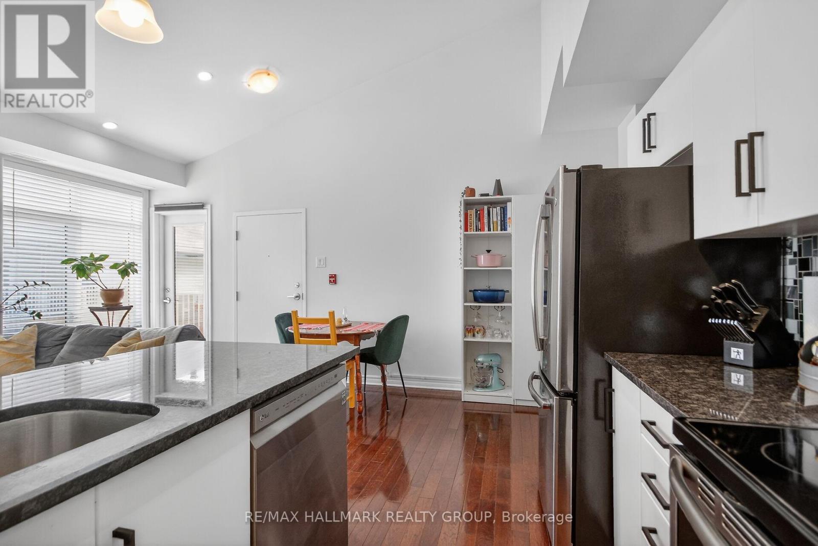 F - 849 Blackcomb Private, Ottawa, ON - Indoor Photo Showing Kitchen