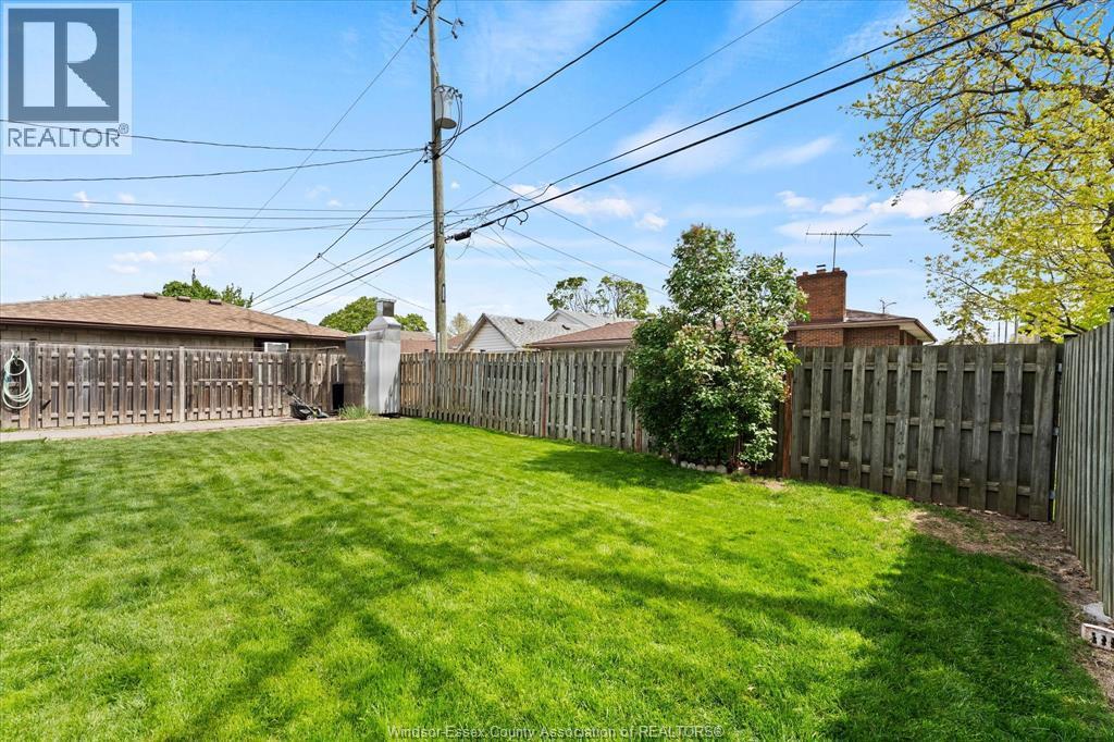 1796 Albert Road, Windsor, ON - Outdoor