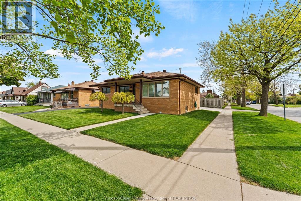 1796 Albert Road, Windsor, ON - Outdoor