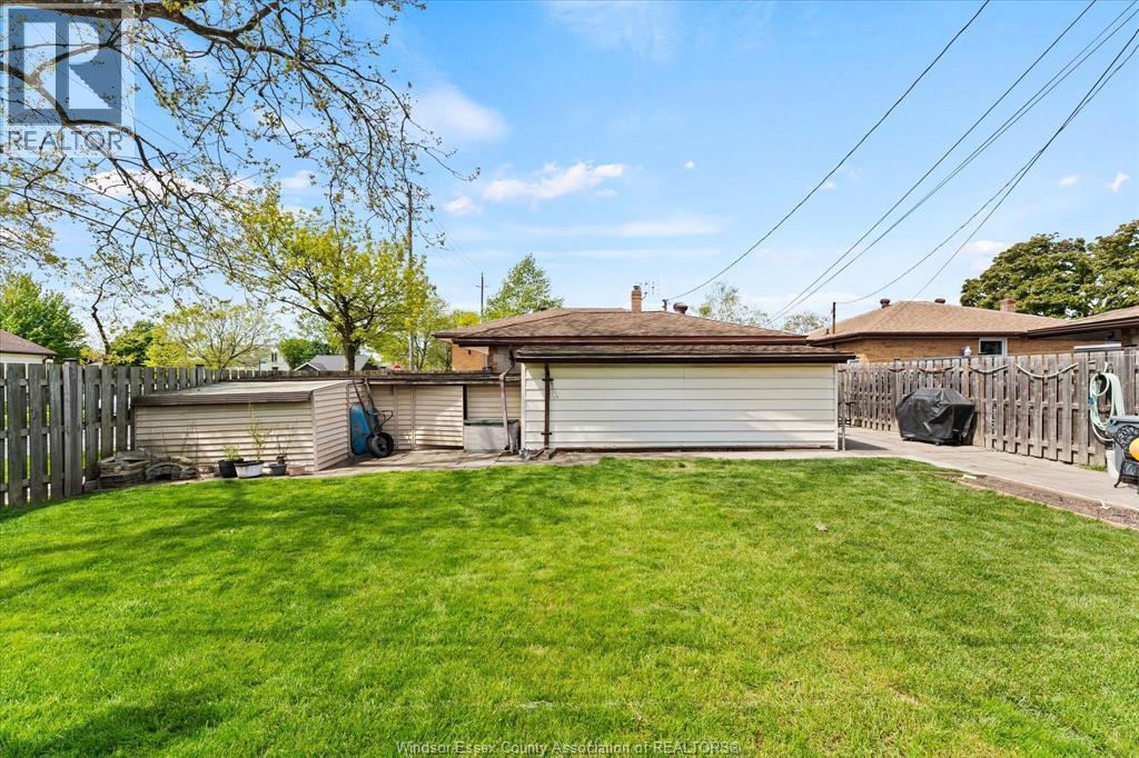1796 Albert Road, Windsor, ON - Outdoor