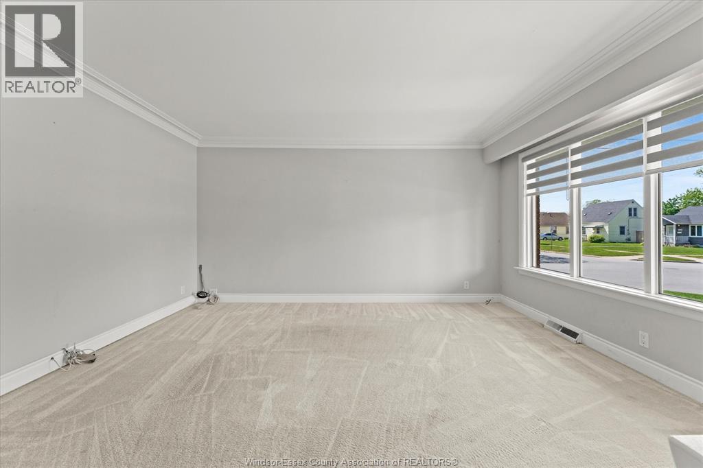 1796 Albert Road, Windsor, ON - Indoor Photo Showing Other Room