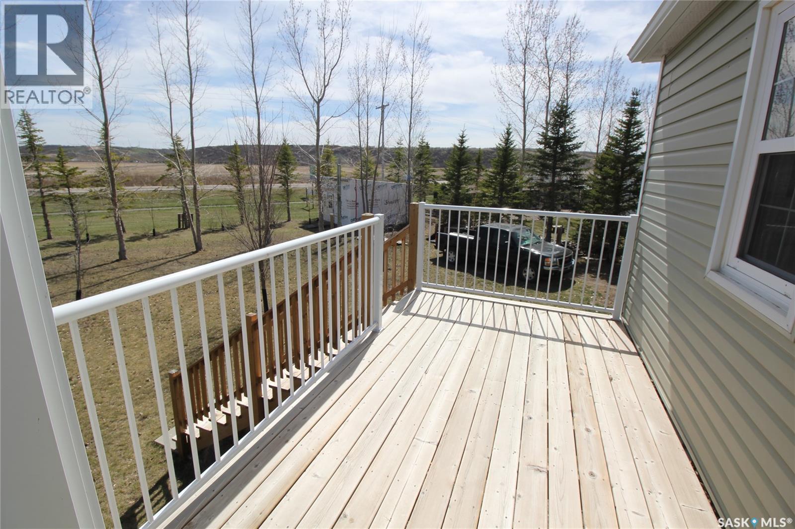 10 Louise Crescent, Katepwa Beach, SK - Outdoor With Deck Patio Veranda With Exterior