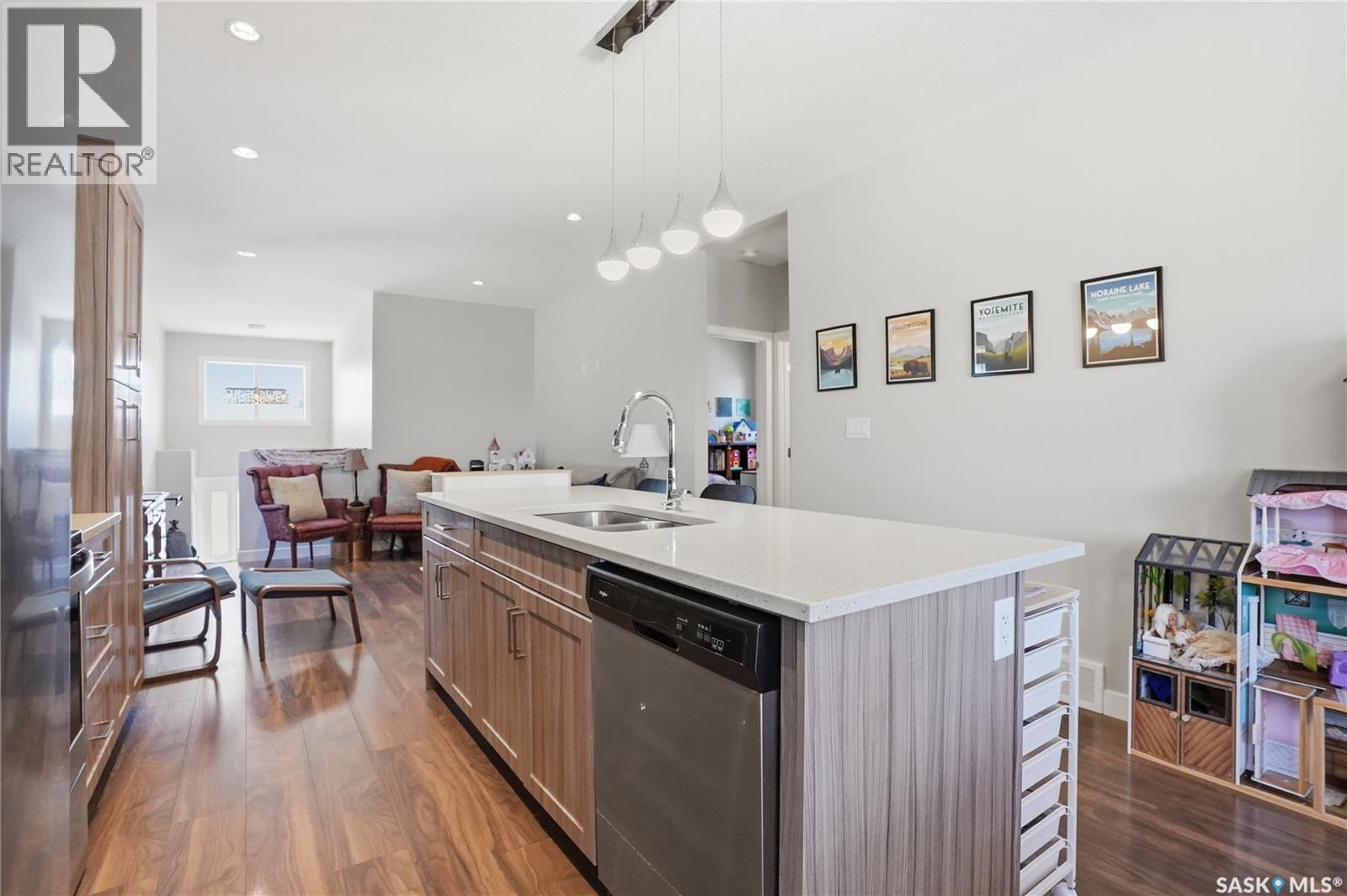 1407 Hughes Drive, Saskatoon, SK - Indoor Photo Showing Kitchen With Double Sink