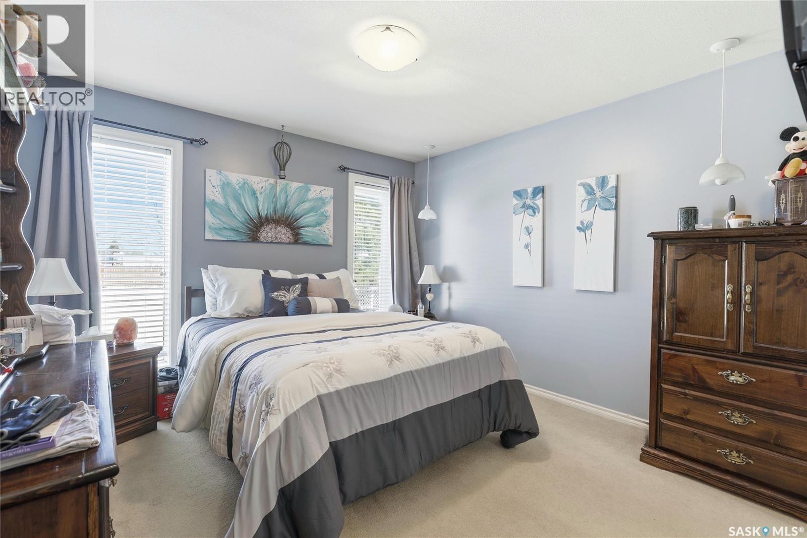 2827 Meadow Park Crescent E, Regina, SK - Indoor Photo Showing Bedroom