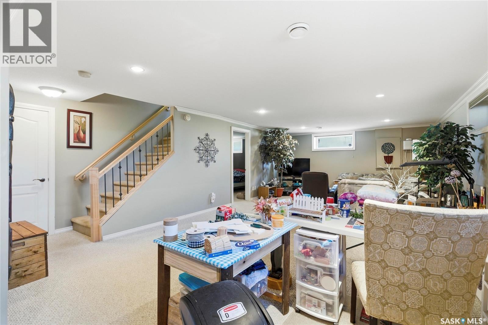 2827 Meadow Park Crescent E, Regina, SK - Indoor