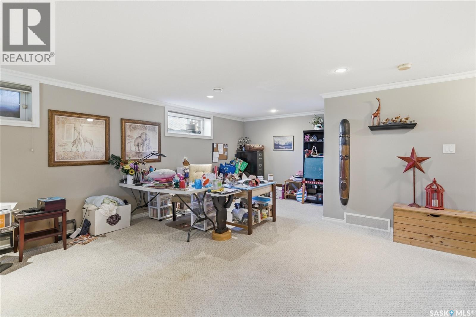 2827 Meadow Park Crescent E, Regina, SK - Indoor