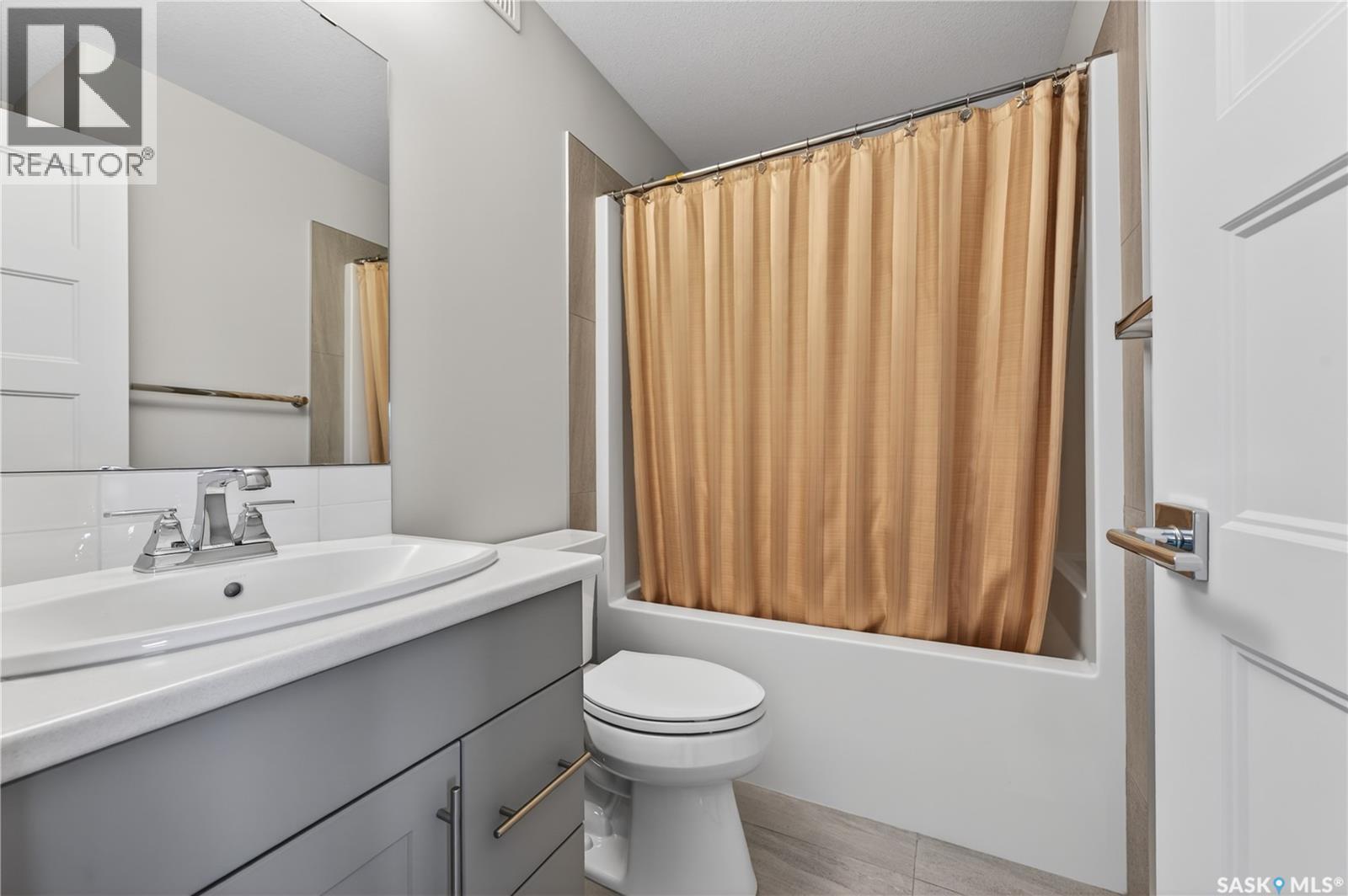 3136 Crosbie Crescent, Regina, SK - Indoor Photo Showing Bathroom