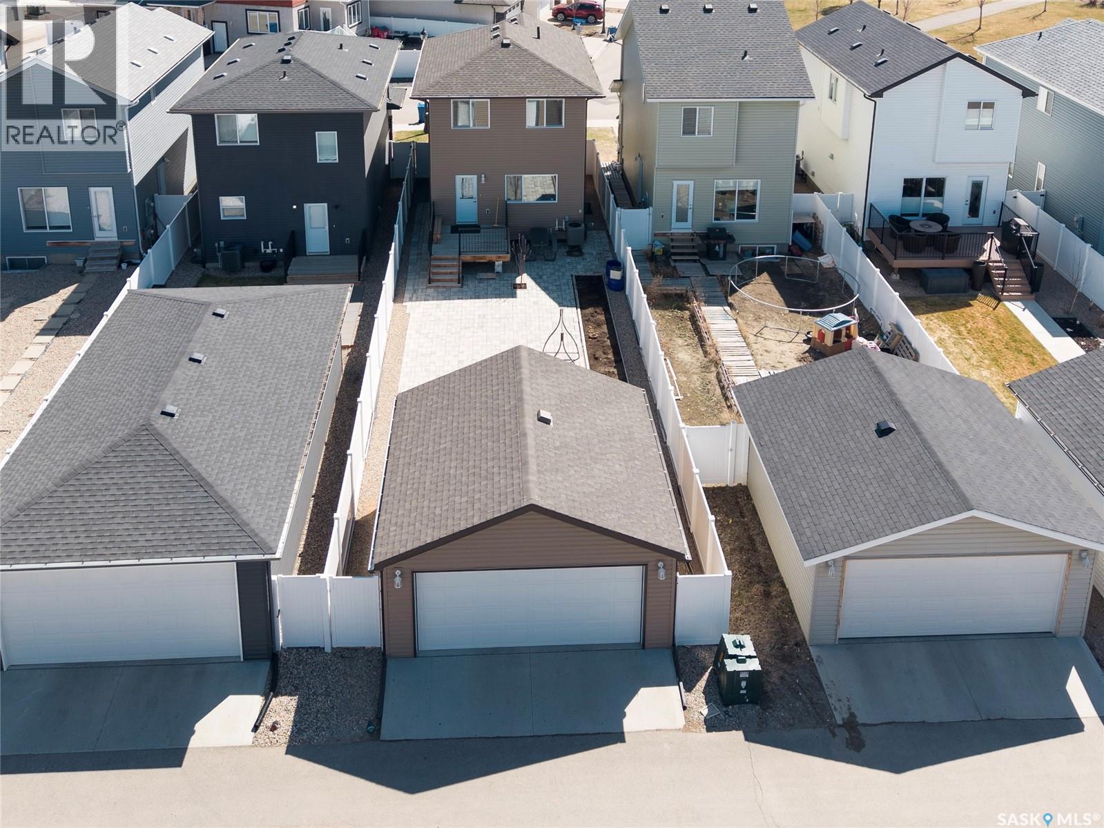 3136 Crosbie Crescent, Regina, SK - Outdoor
