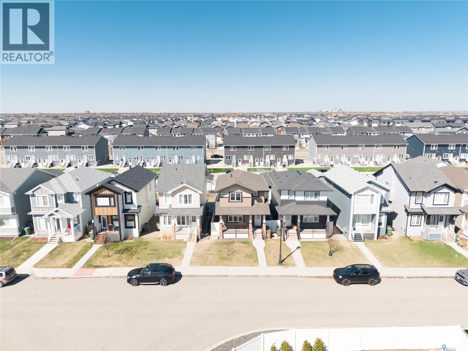 3136 Crosbie Crescent, Regina, SK - Outdoor With Facade