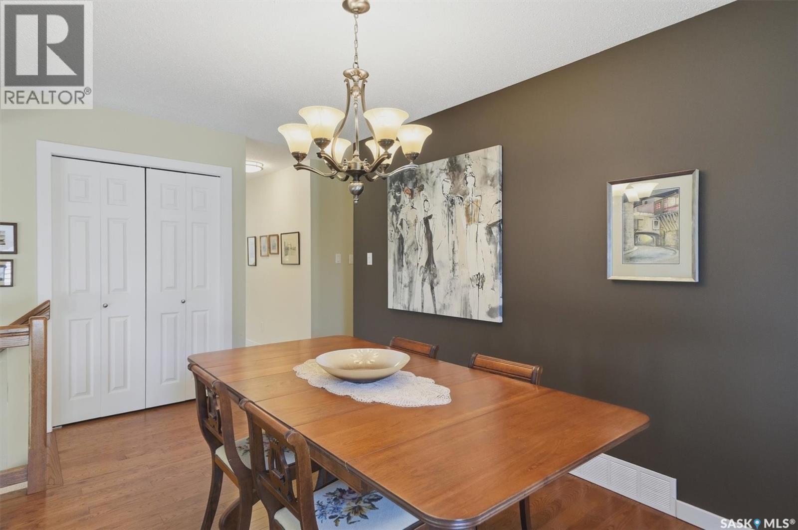 203 Gustin Crescent, Saskatoon, SK - Indoor Photo Showing Dining Room