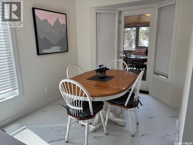 203 Gustin Crescent, Saskatoon, SK - Indoor Photo Showing Dining Room
