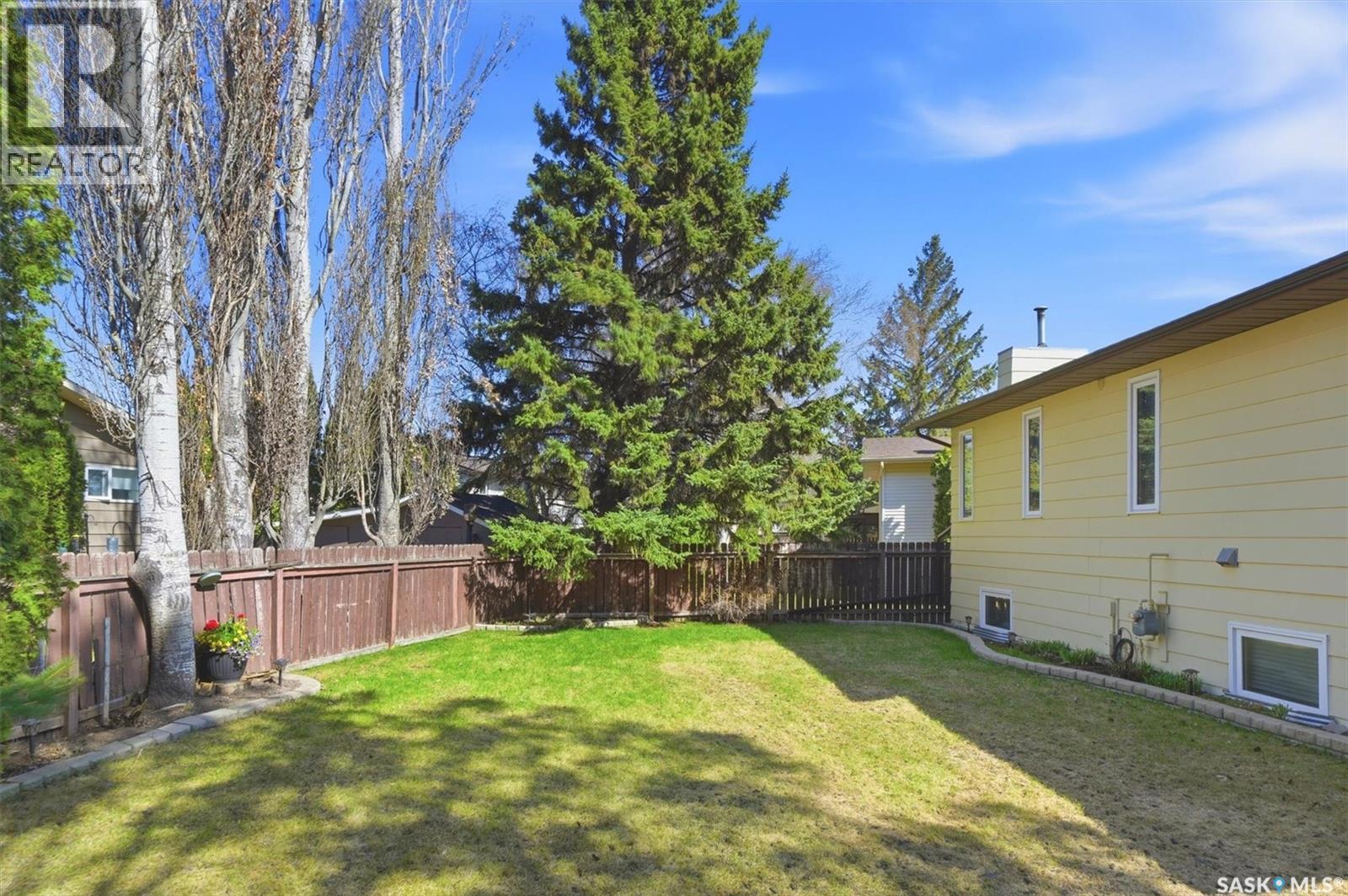 203 Gustin Crescent, Saskatoon, SK - Outdoor