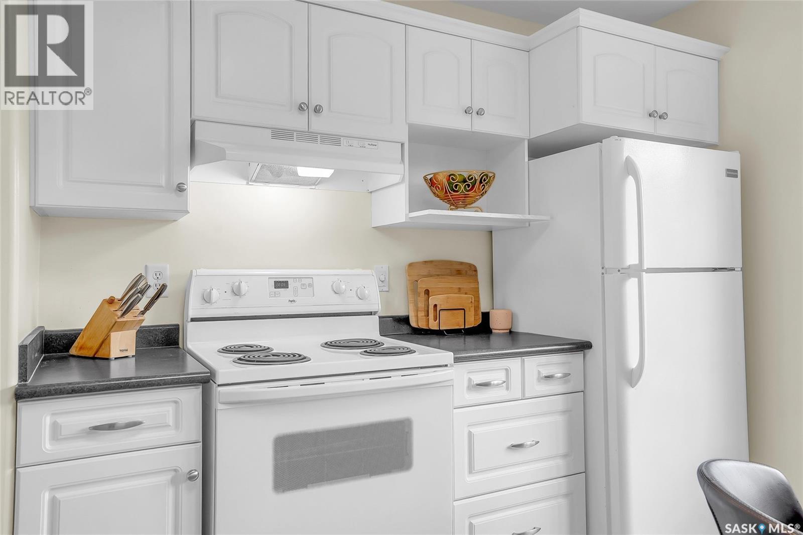1122 12Th Street E, Saskatoon, SK - Indoor Photo Showing Kitchen
